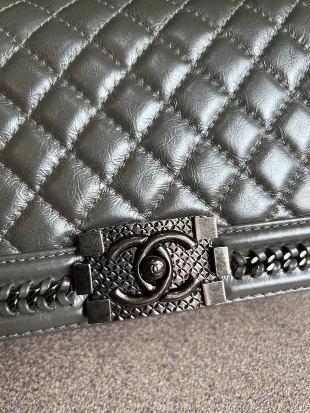 Chanel Boy Metallic Prateada