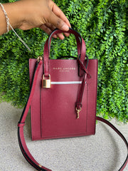 Marc Jacobs Grind Romã Vinho