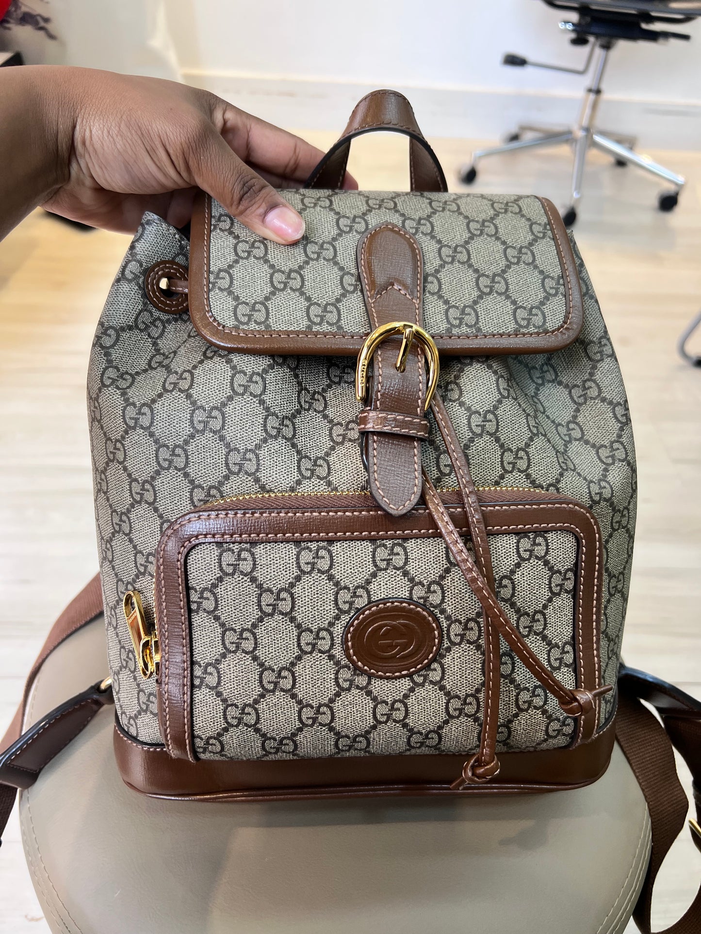 Mochila Gucci Monograma