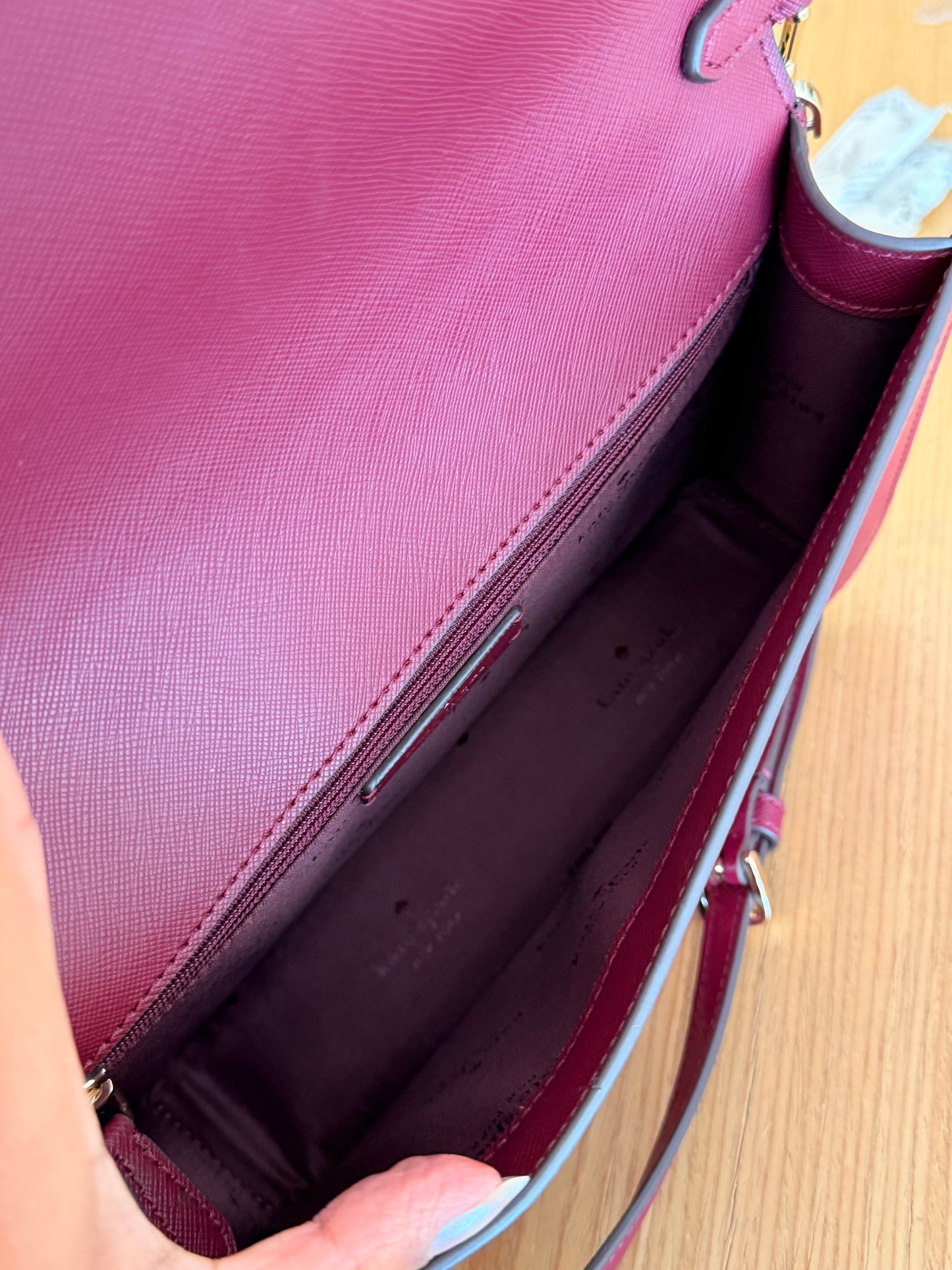 Kate Spade Crossbody Vinho