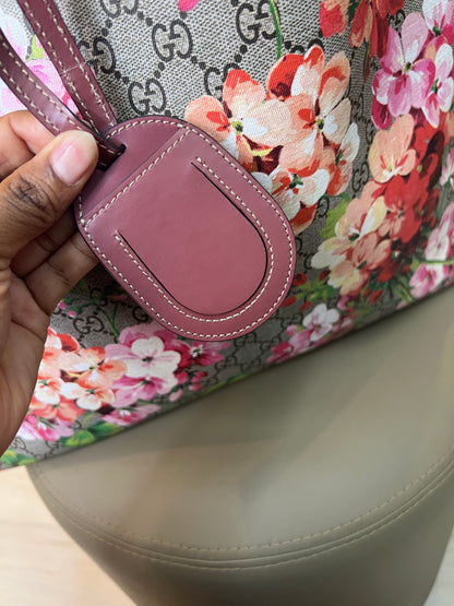 Gucci GG Supreme Blooms Reversible Tote