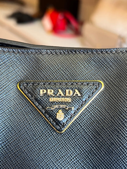 Prada Galleria Saffiano Grande Preta