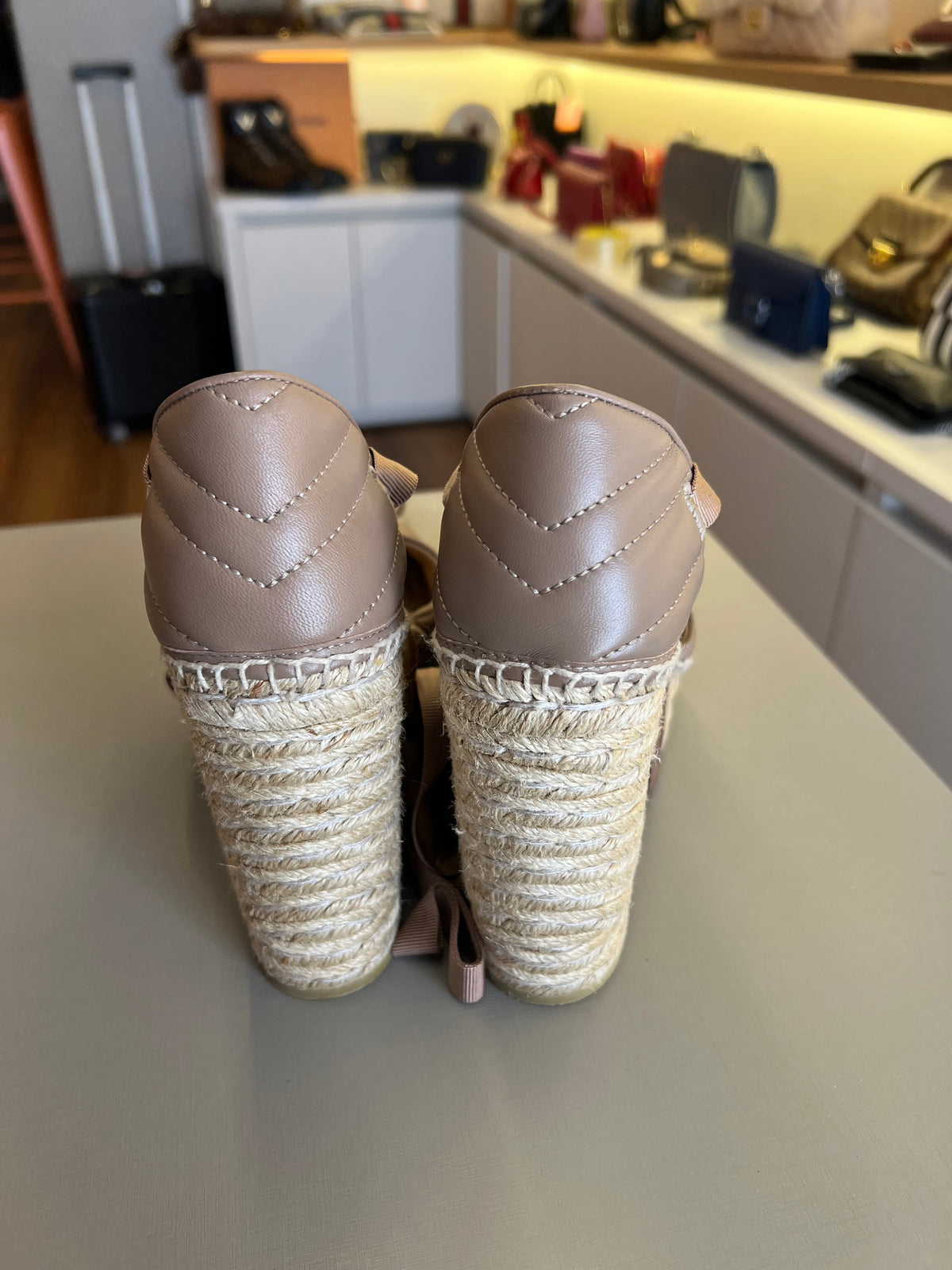 Sandalia Anabela Gucci Marmont Nude