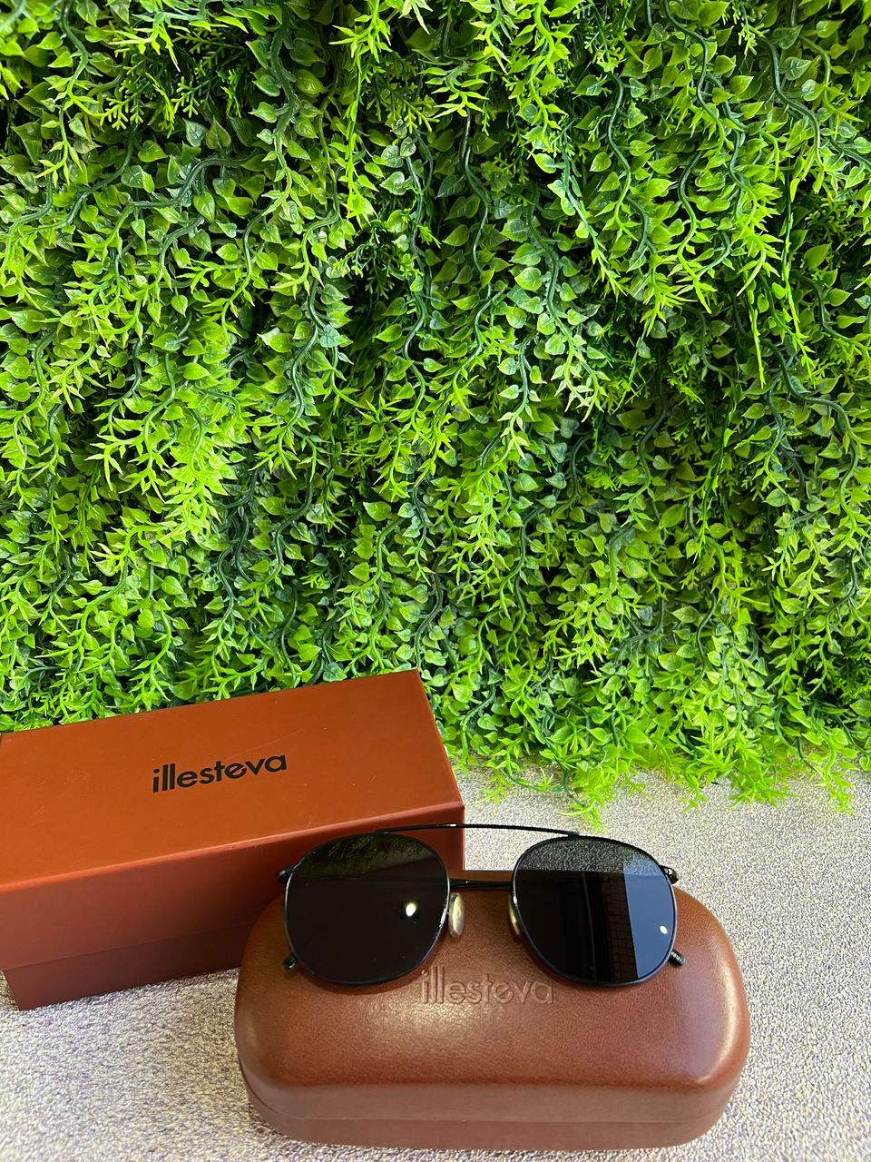 Óculos de Sol Illesteva Preto