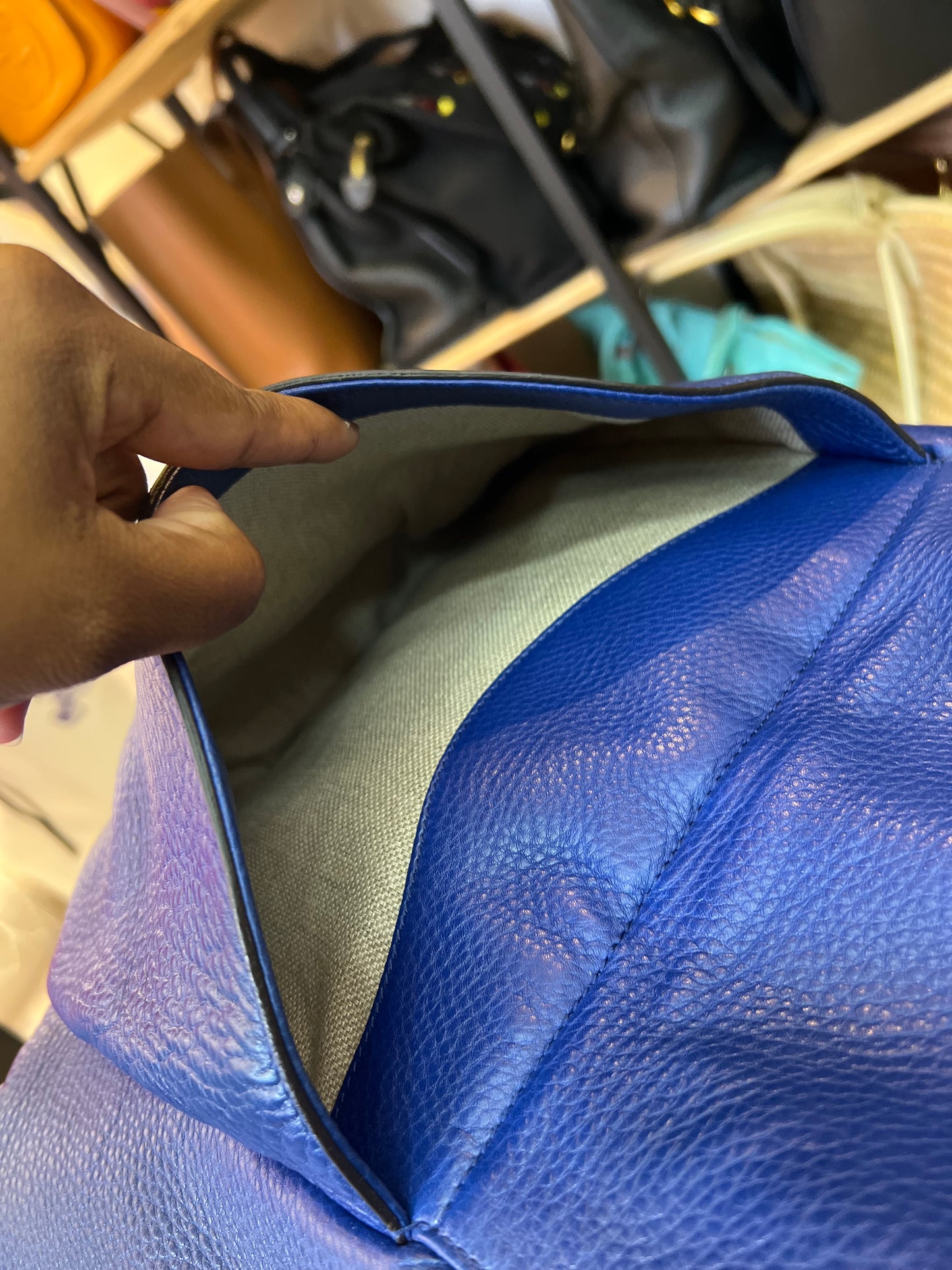 Gucci G Coin Hobo