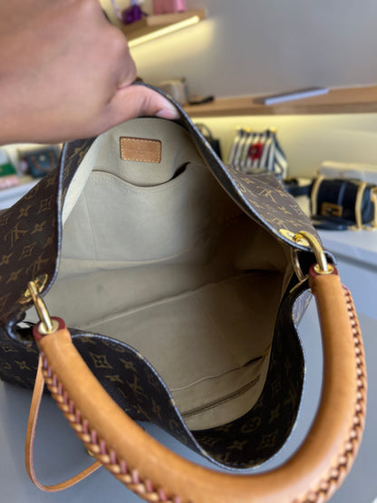 Louis Vuitton Artsy Monograma MM