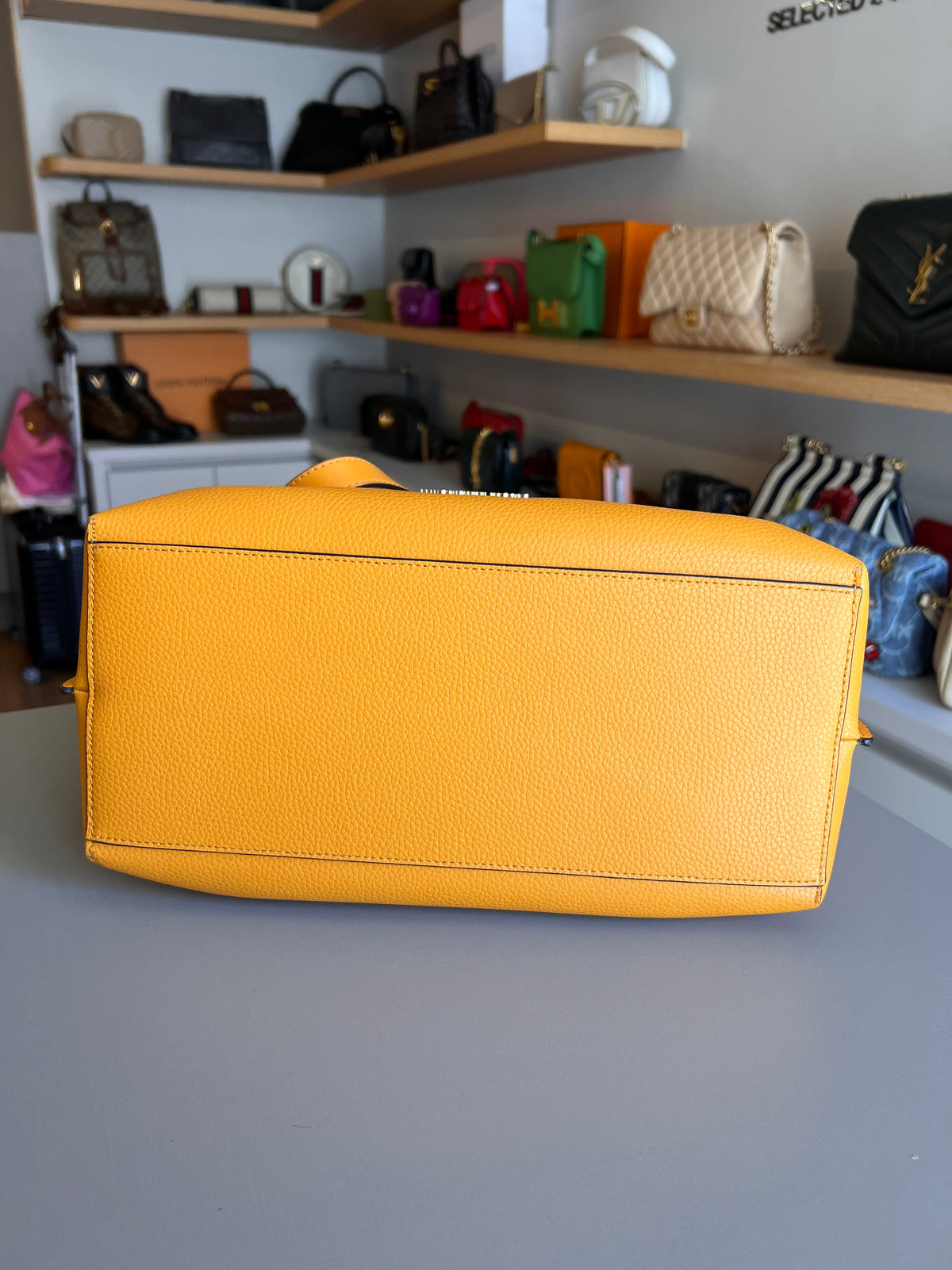 Michael Kors Emilia Pebbled Large Mostarda