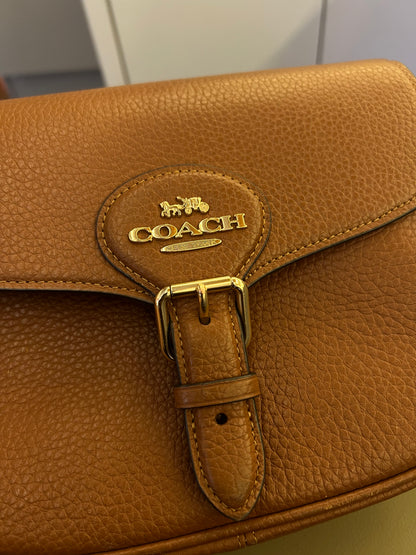 Coach Amelia Saddle Marrom