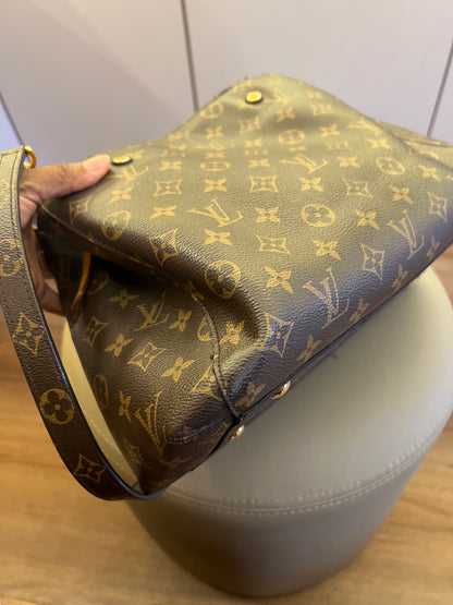 Louis Vuitton Montaigne Monograma MM