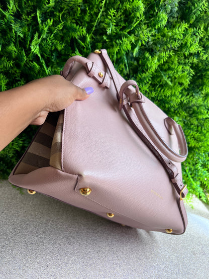 Burberry Banner Rosa Média