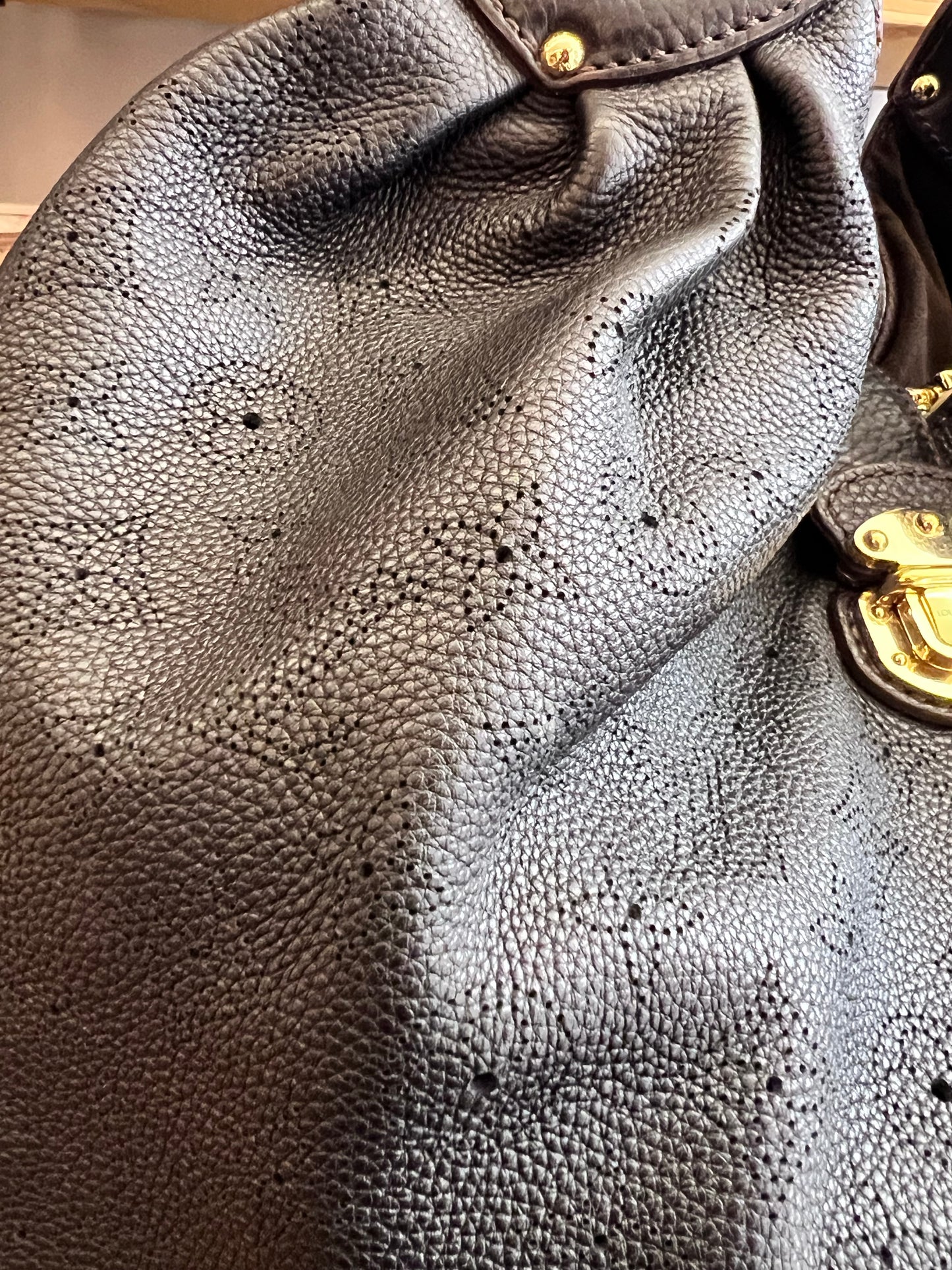 Louis Vuitton Mahina Large Preta