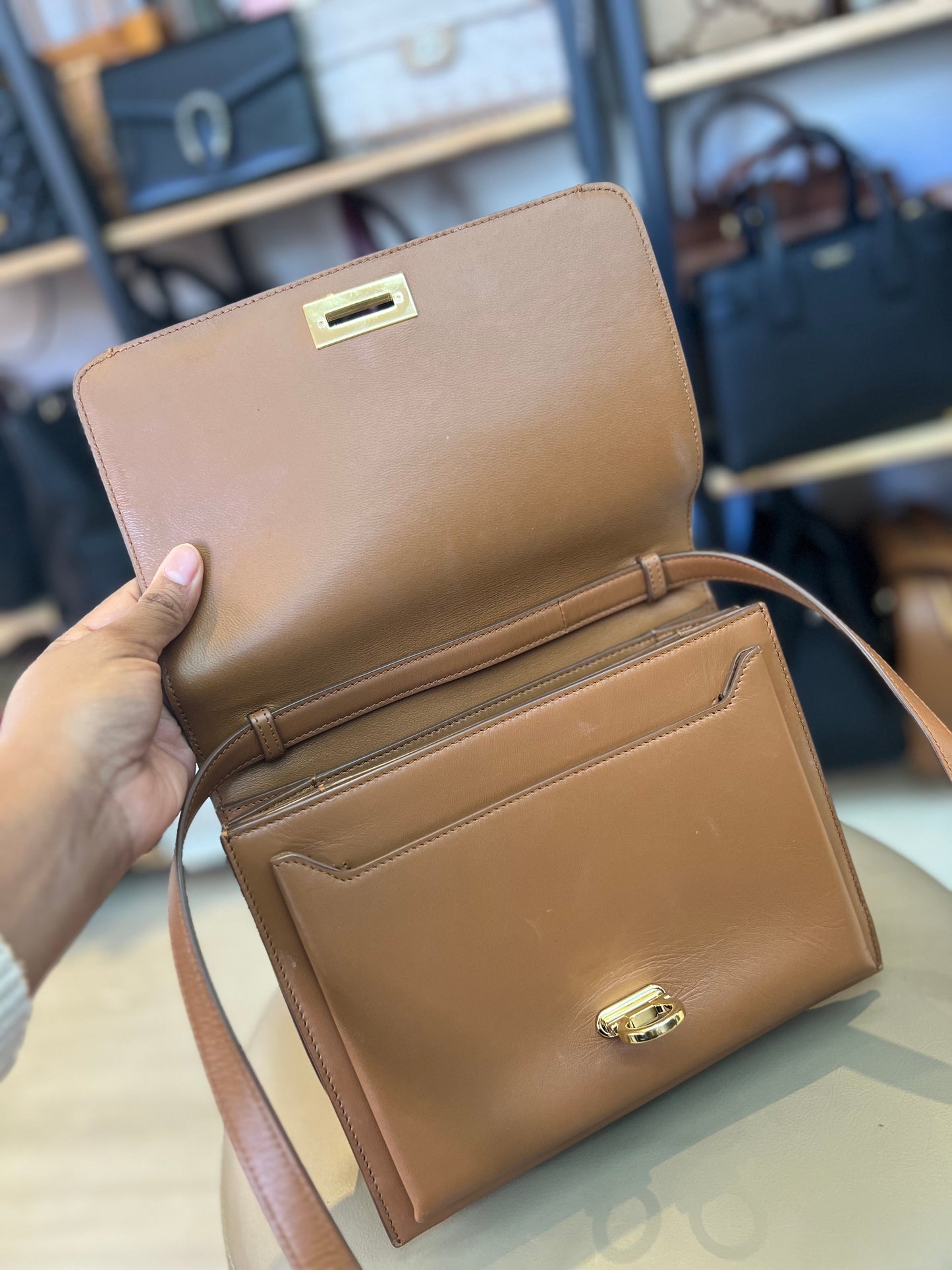 Ferragamo Trifolio Marrom