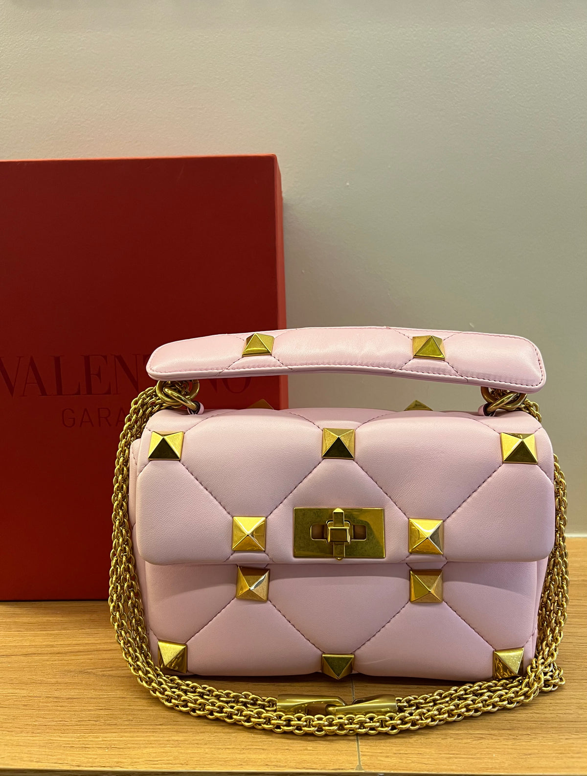 Valentino Roman Stud Média Rosa
