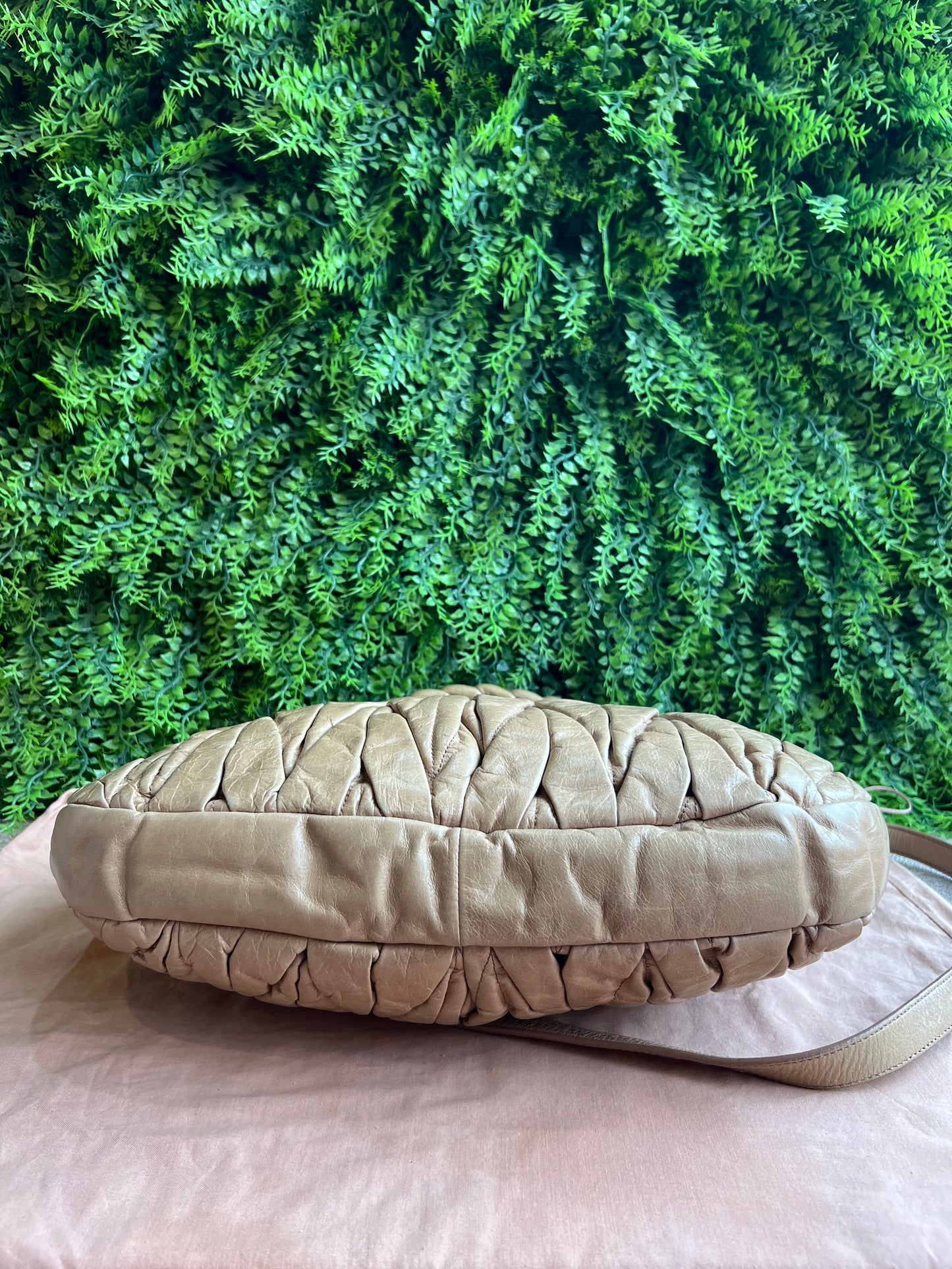 Miu Miu Matelassê Hobo Bege