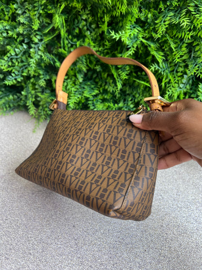 Victor Hugo Pochette Caramelo