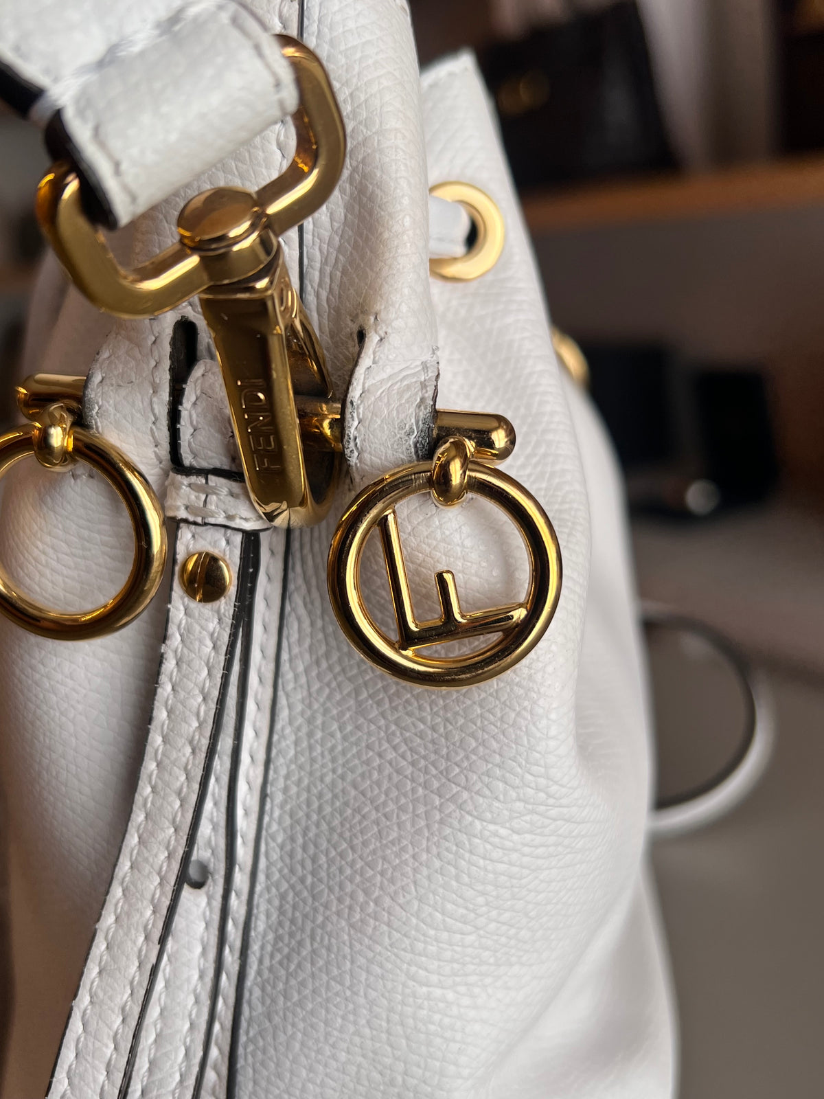 Fendi Mon Tresor Bucket Branca