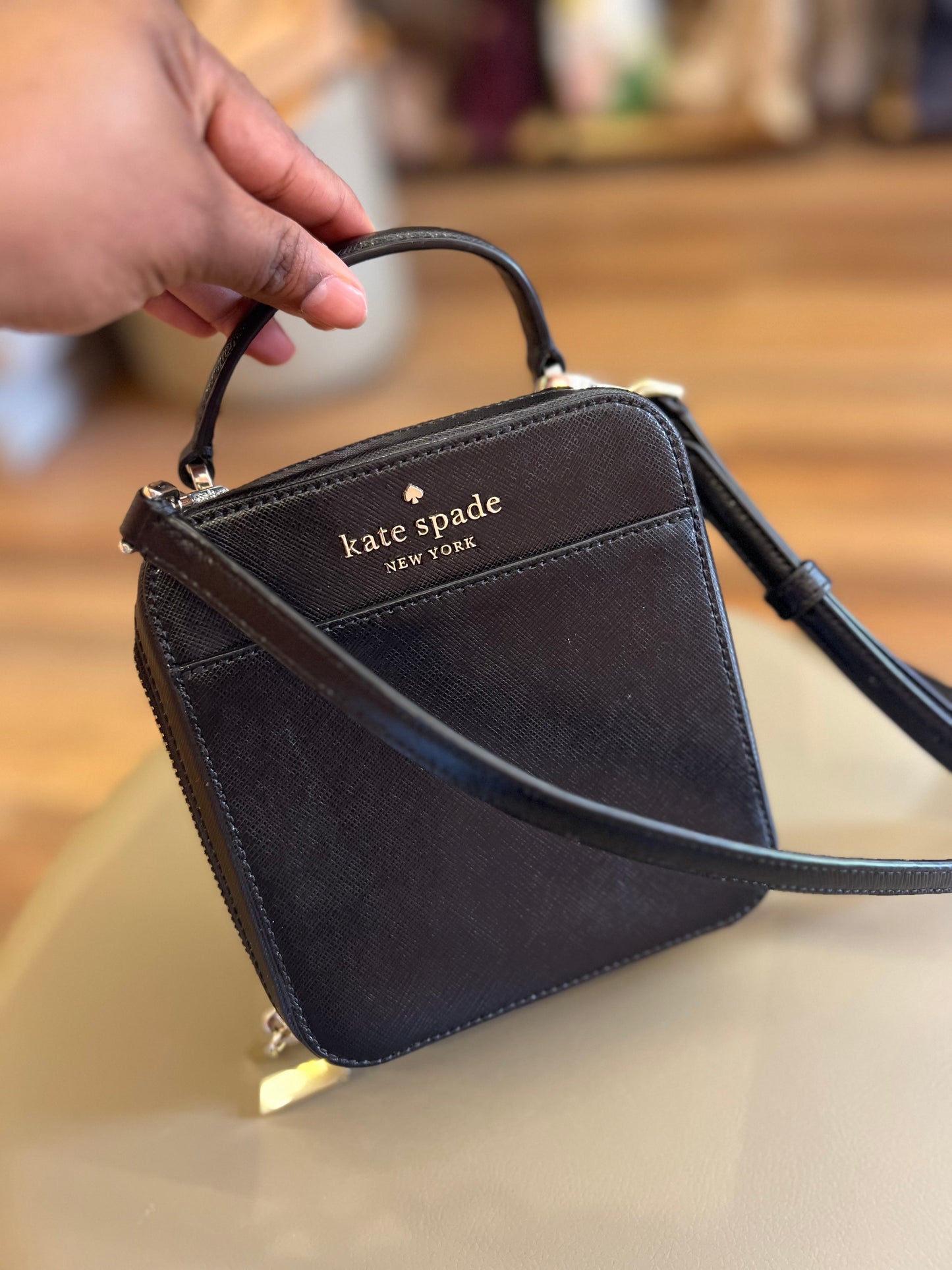 Kate Spade New York Daisy Vanity Preta
