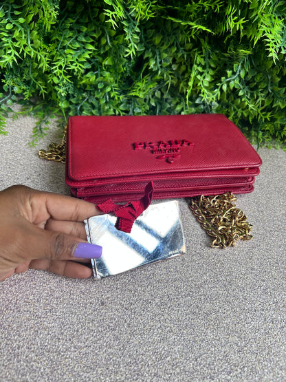 Prada Monograma Chain Vermelha