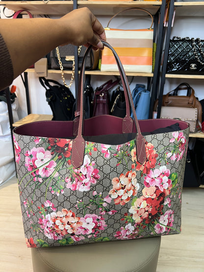 Gucci GG Supreme Blooms Reversible Tote