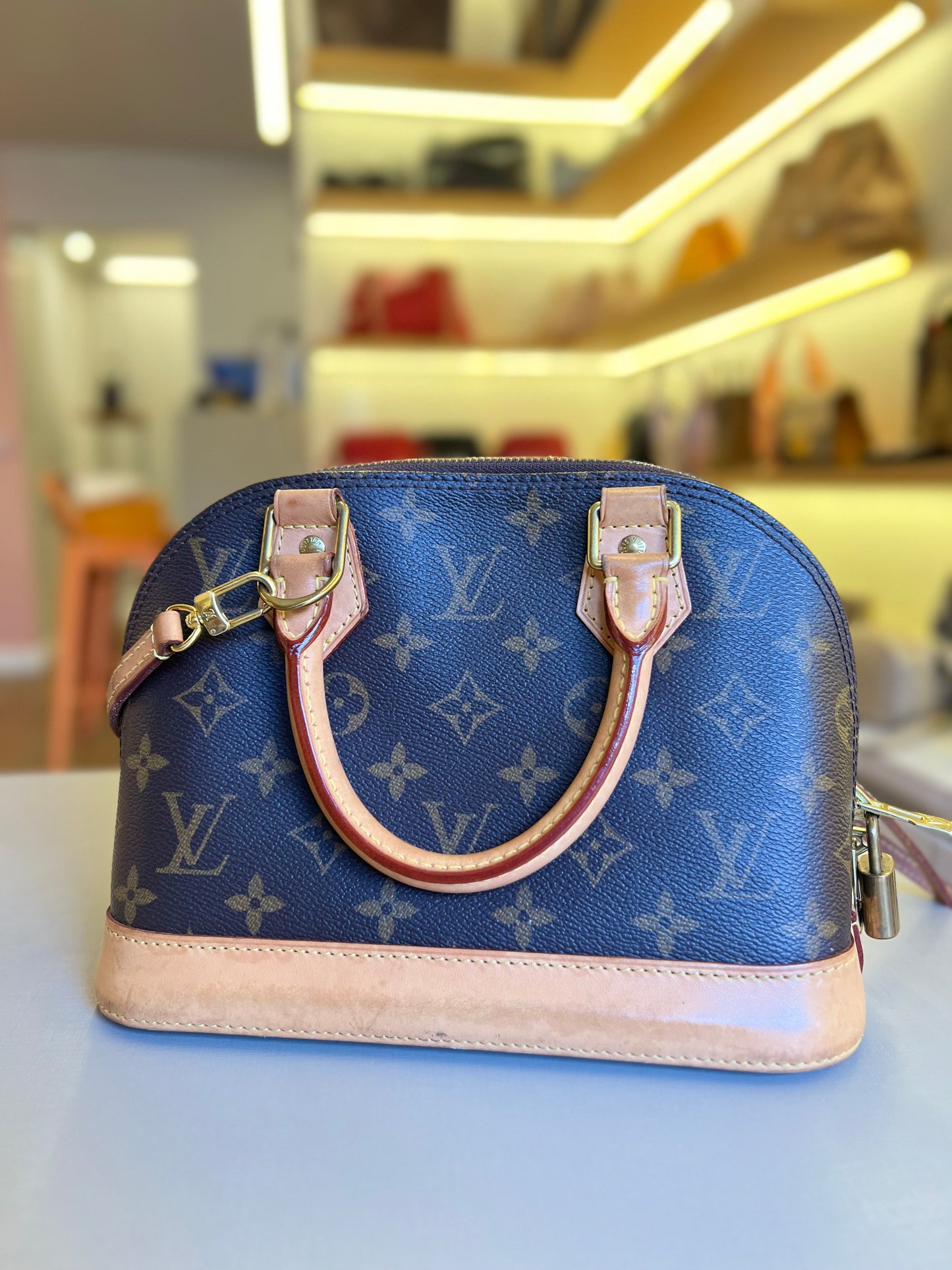 Louis Vuitton Alma BB Monograma