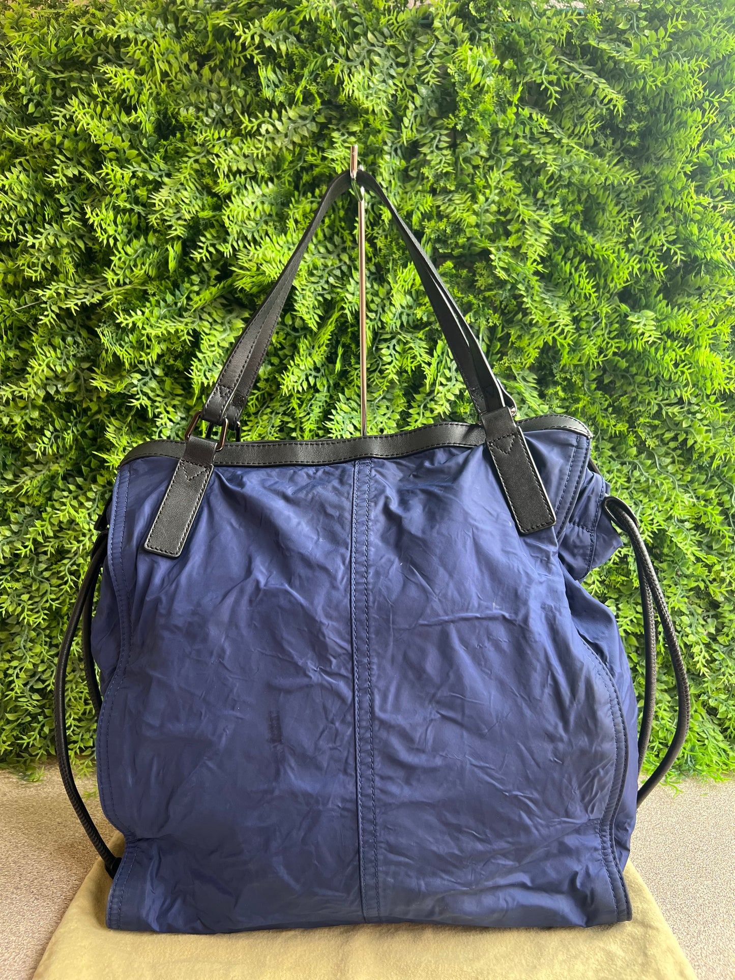 Burberry Buckleigh de Nylon Azul Marinho