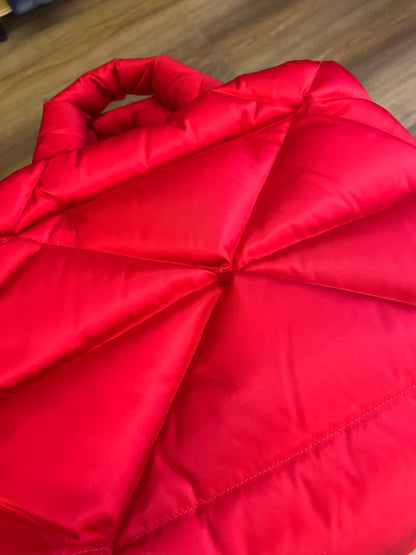 Prada Re-Nylon Padded Vermelha