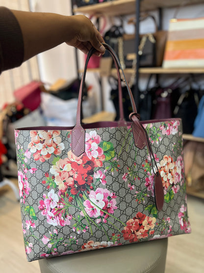 Gucci GG Supreme Blooms Reversible Tote