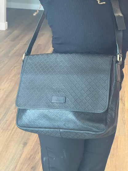 Gucci Messenger Couro Preta