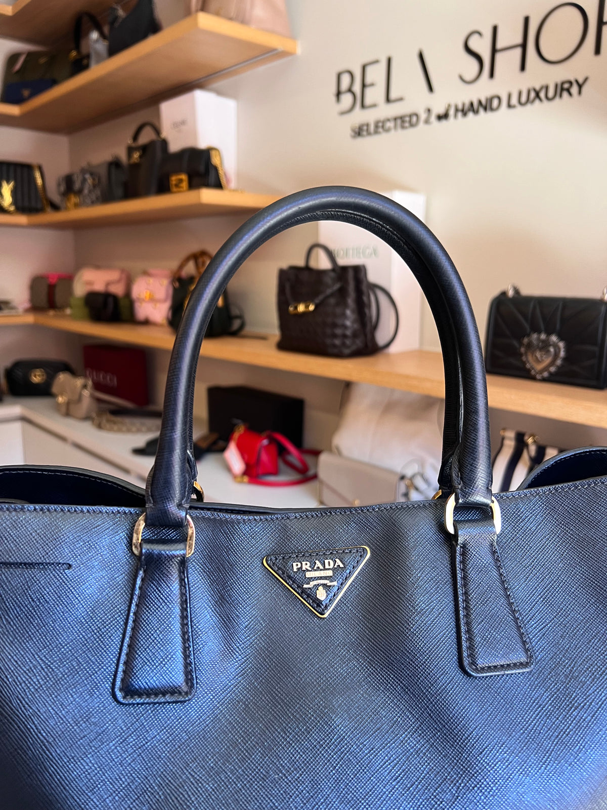 Prada Galleria Saffiano Grande Preta