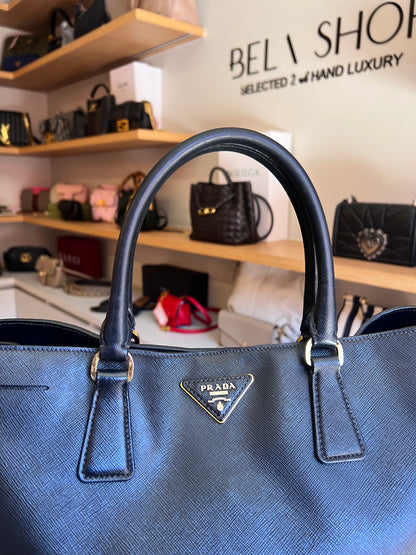 Prada Galleria Saffiano Grande Preta