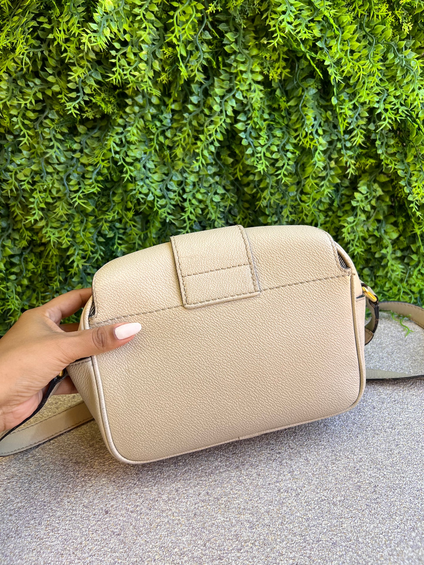 Burberry Buckle Câmera Bag