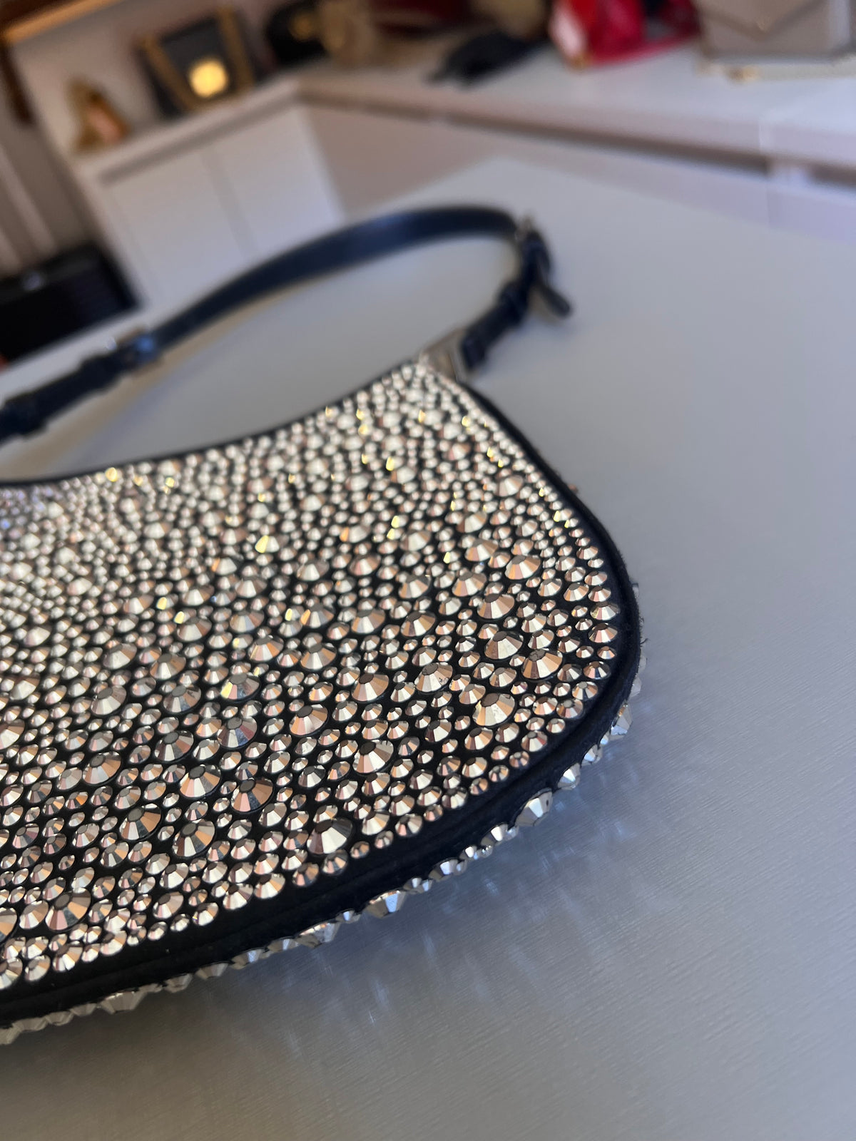 Prada Cleo Cetim com Cristais Preta