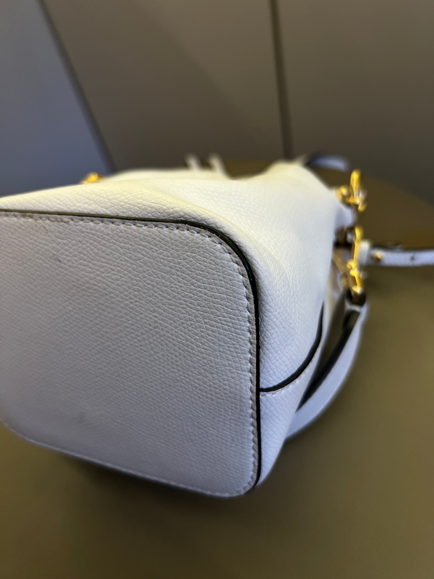 Fendi Mon Tresor Bucket Branca