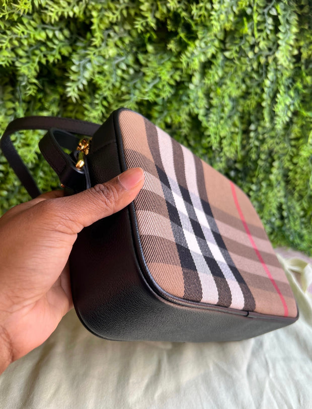 Burberry Camera bag Heymarket Preta