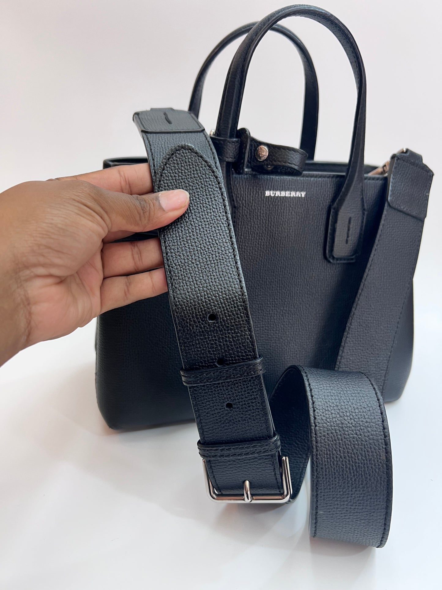 Burberry Banner Small Preta