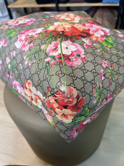 Gucci GG Supreme Blooms Reversible Tote