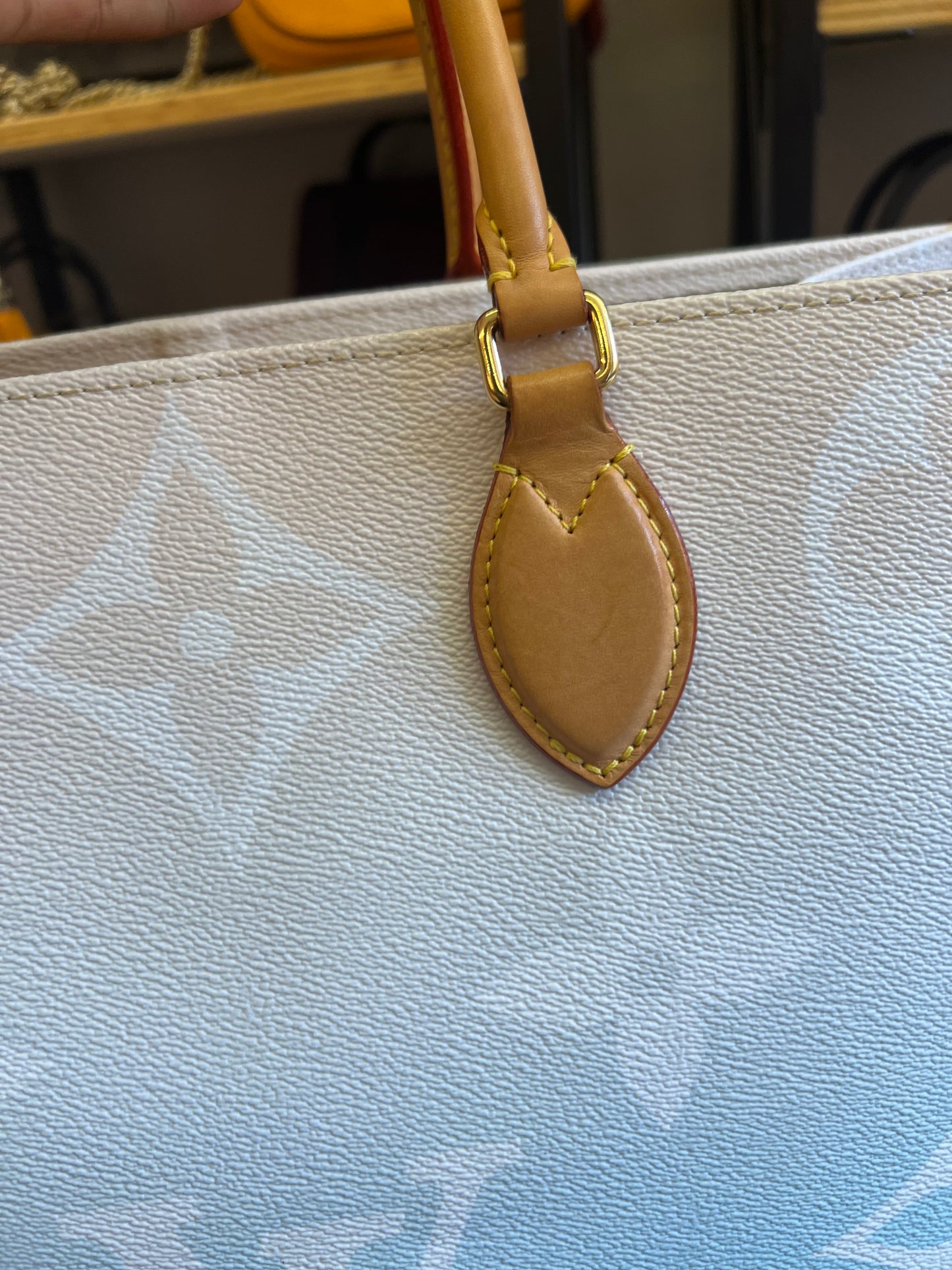 Louis Vuitton On the go By the Pool GM