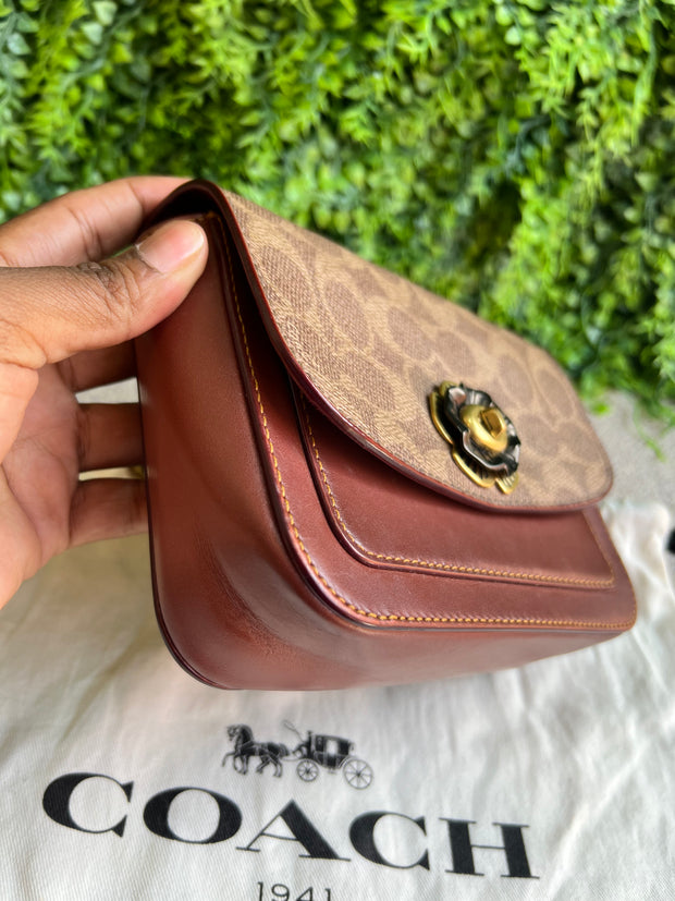 Coach Madison Shoulder Signature