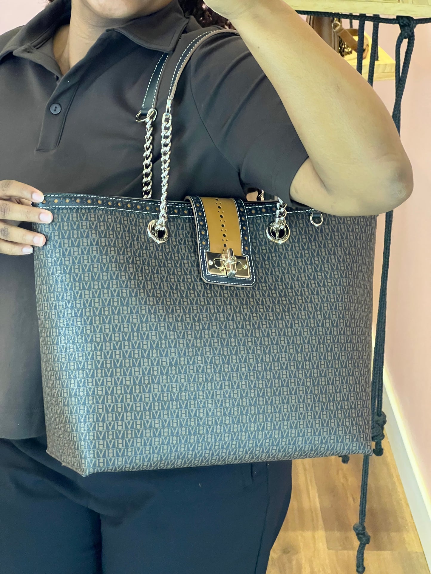 Victor Hugo Monograma Volpa tote
