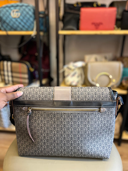 Victor Hugo Messenger Monograma