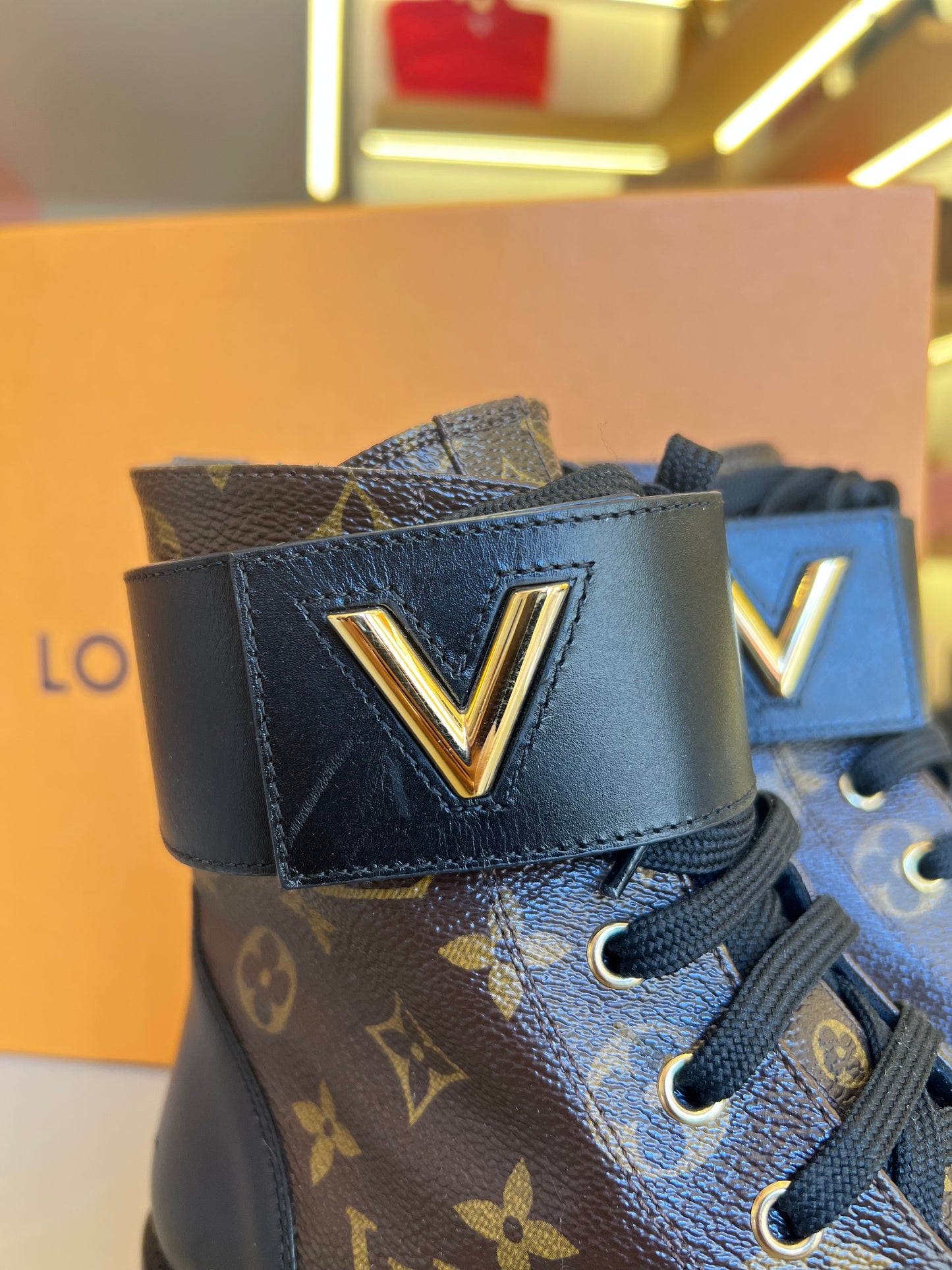 Bota Louis Vuitton Wonderland Boots Monograma