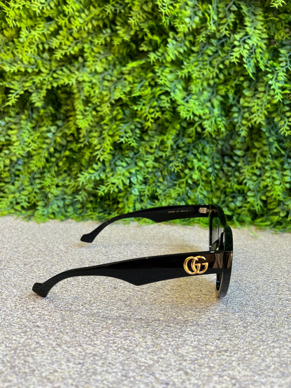 Óculos de sol Gucci Cat Eye Marmont Preto