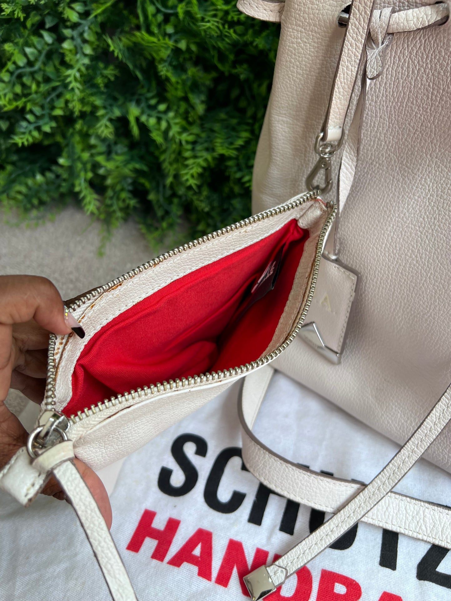 Bolsa Schutz Bucket Off White
