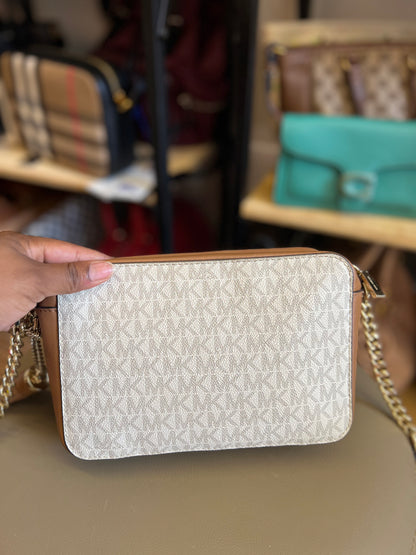 Michael Kors Câmera Bag Monograma