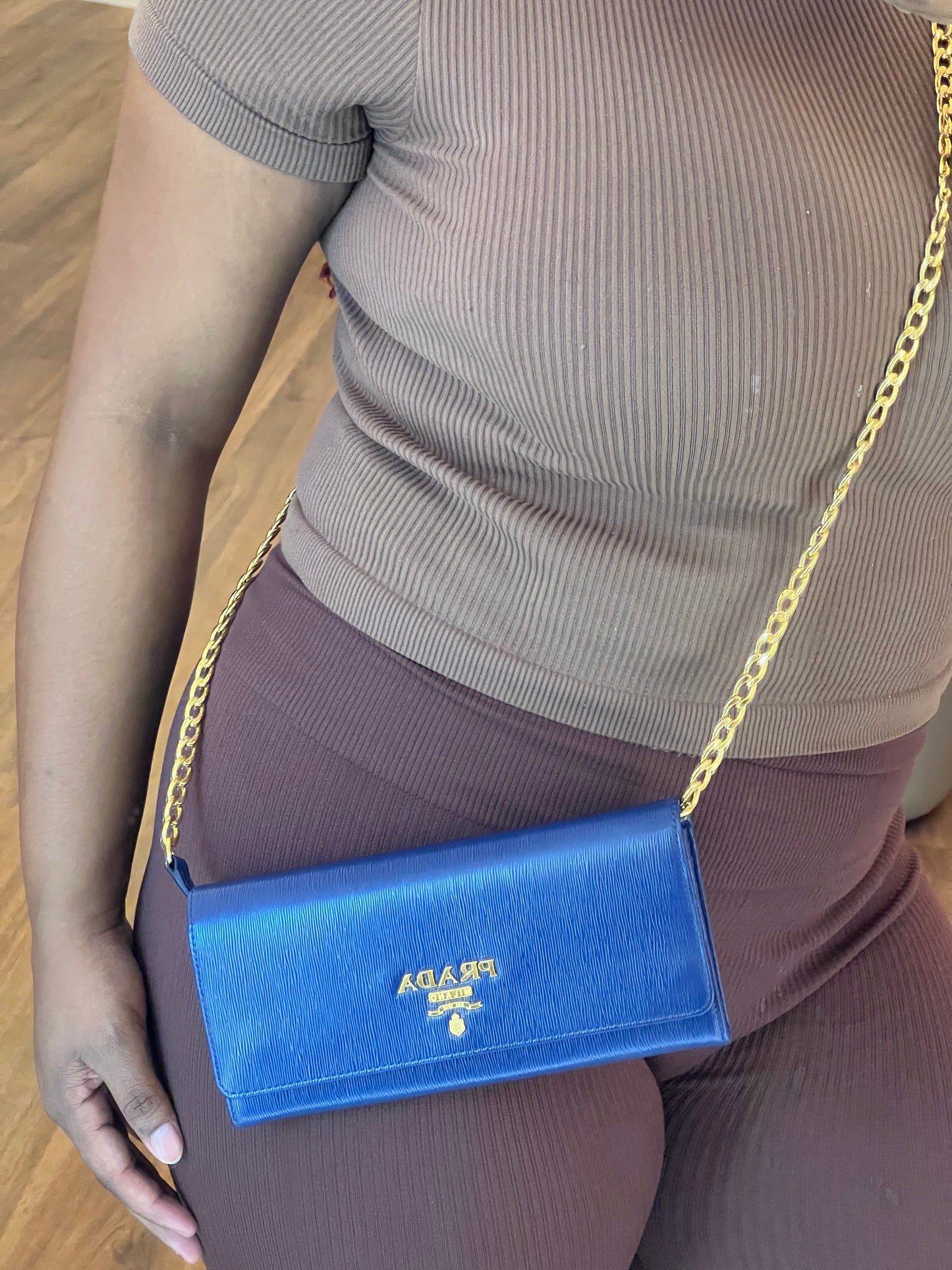 Prada Wallet on Chain Azul