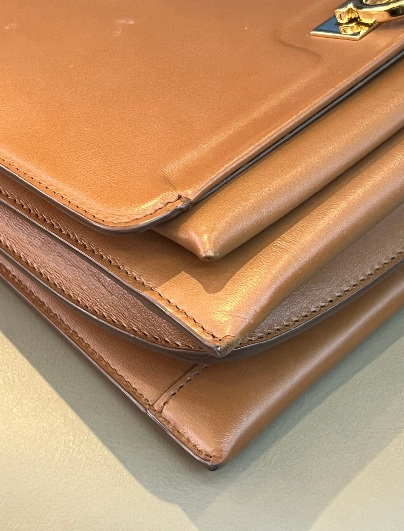 Ferragamo Trifolio Marrom