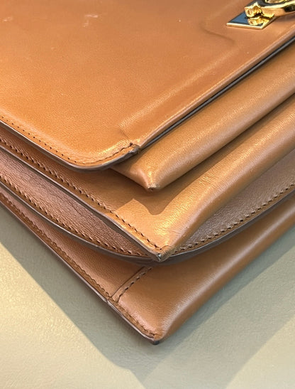 Ferragamo Trifolio Marrom