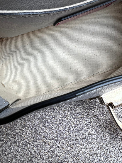 Valentino Garavani Rockstud Cinza