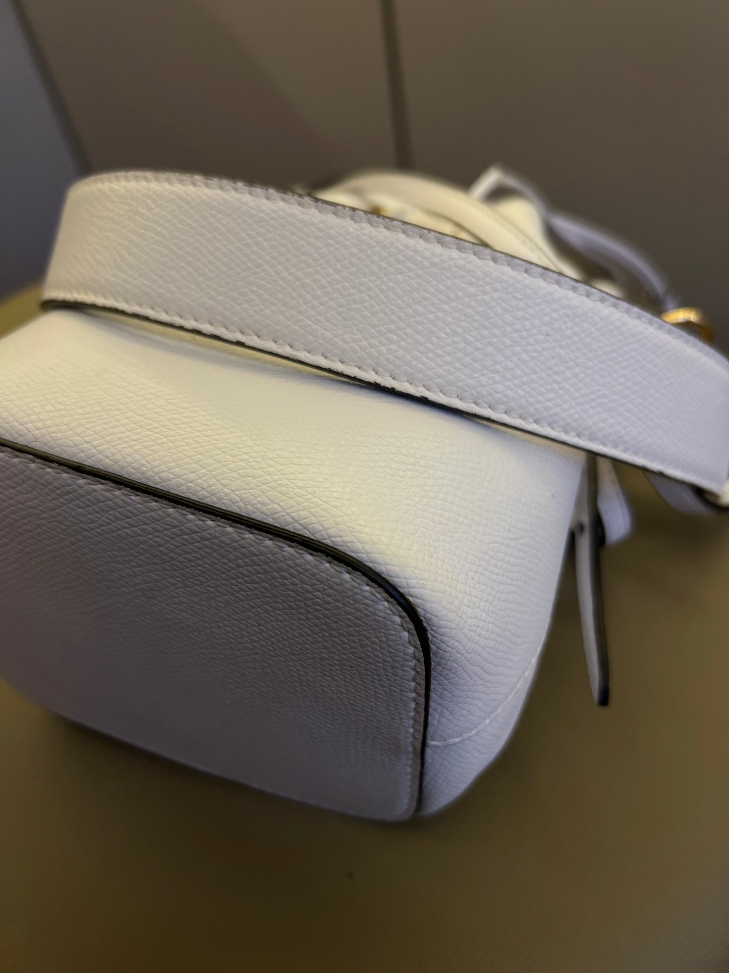 Fendi Mon Tresor Bucket Branca