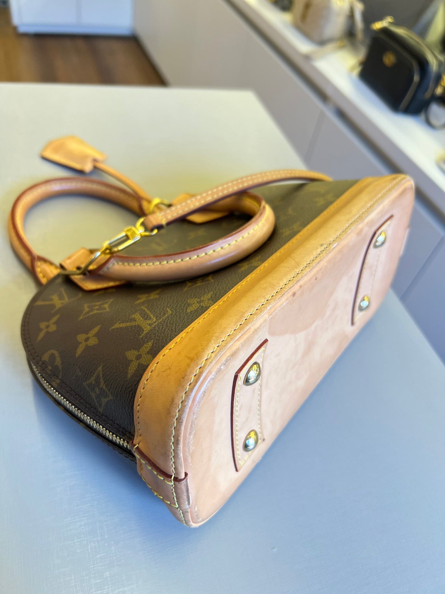 Louis Vuitton Alma BB Monograma